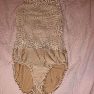 Cream/Nude dance Leo.